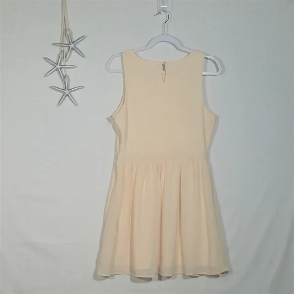 Mimi Chica A line Party Dress Creme Size M Embroidered - Picture 3 of 8